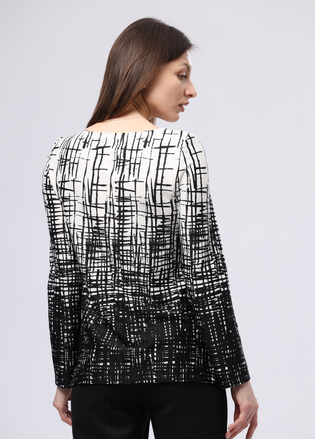 Черно-белая демисезонная черно-белая трикотажная блуза с абстрактным принтом 1303 Cat Orange