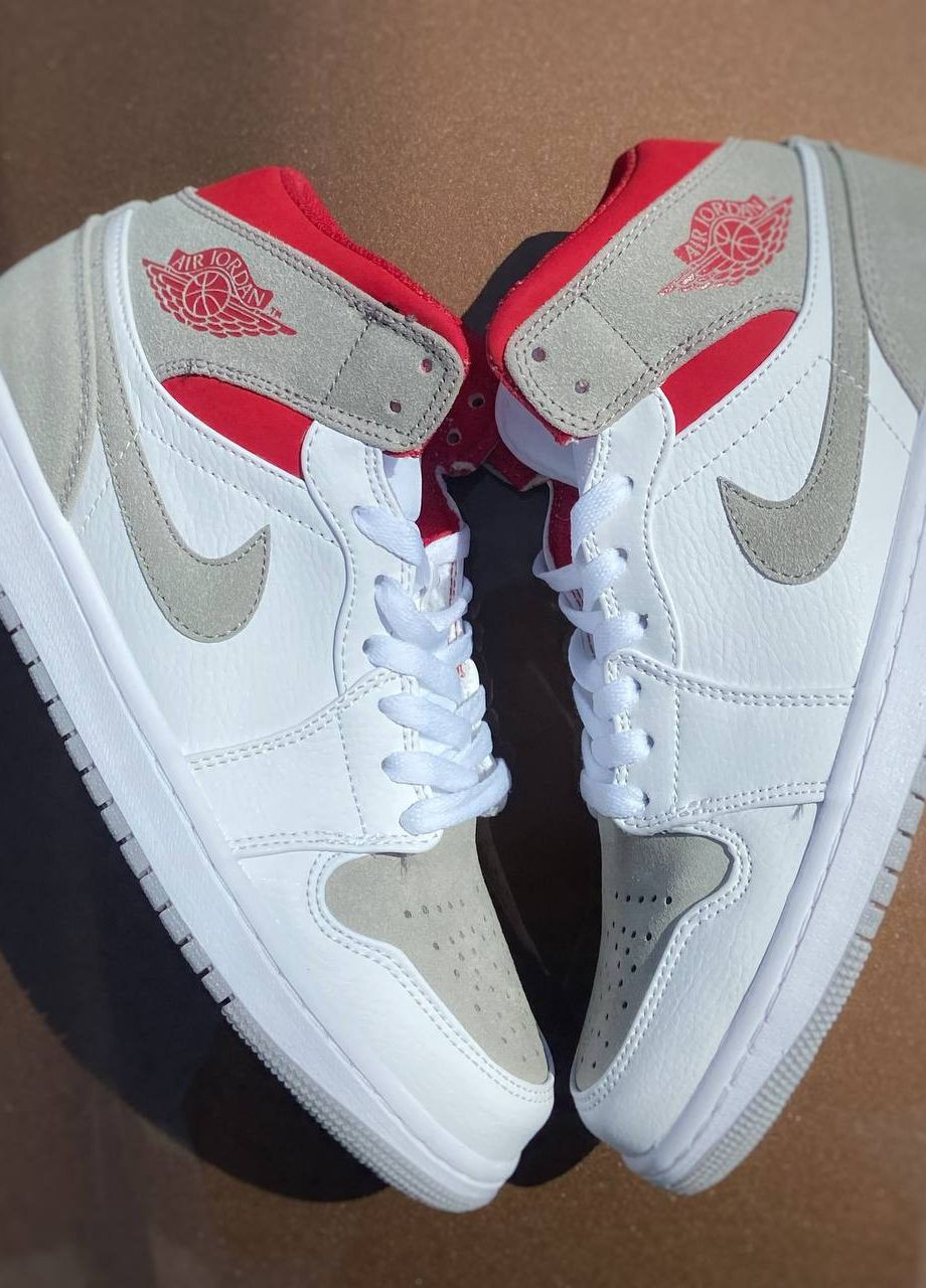 Білі Осінні кросівки репліка nike air jordan 1 white red Vakko