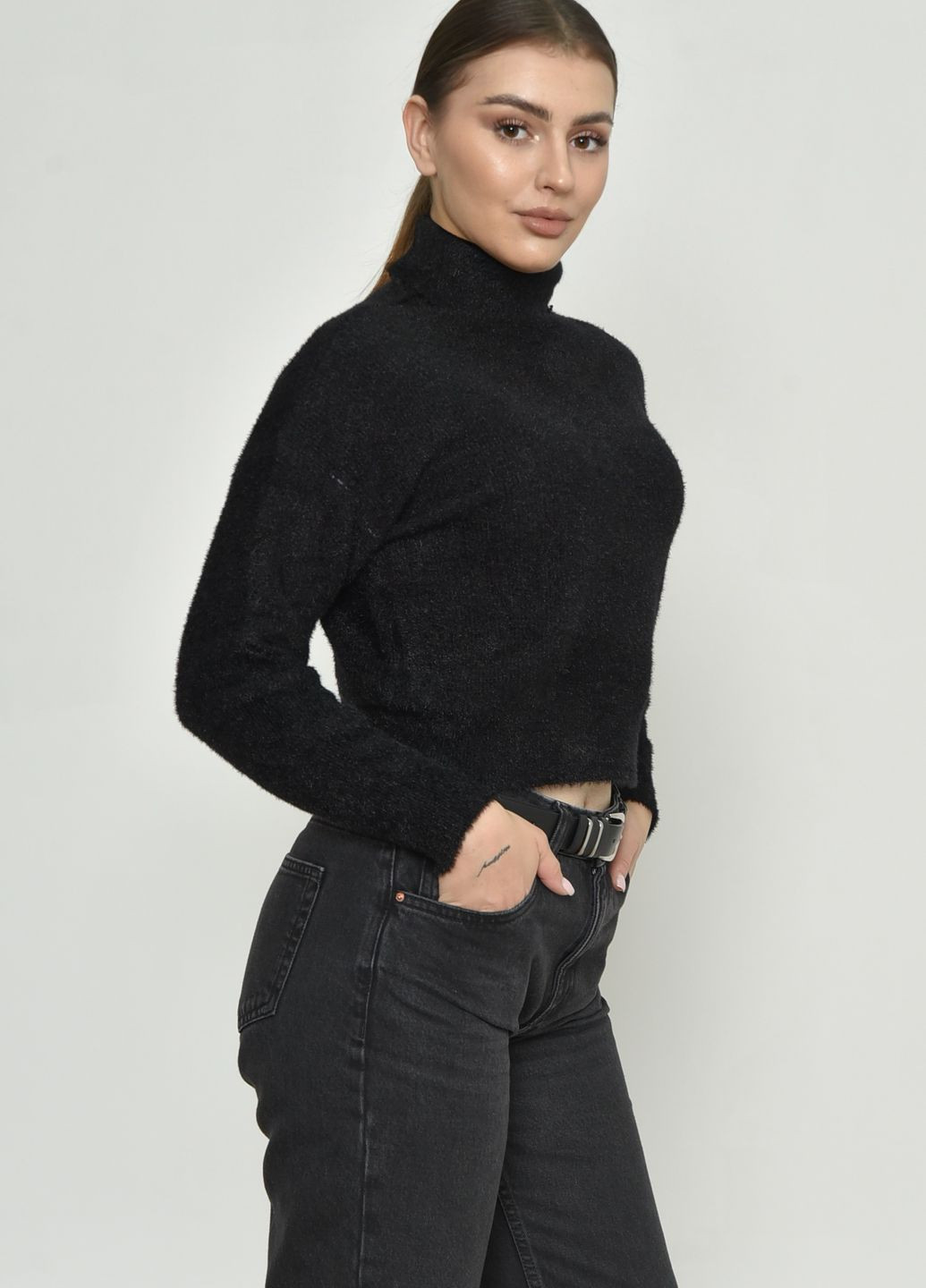 Чорний демісезонний светр жіночий чорного кольору розмір 44 джемпер Let's Shop