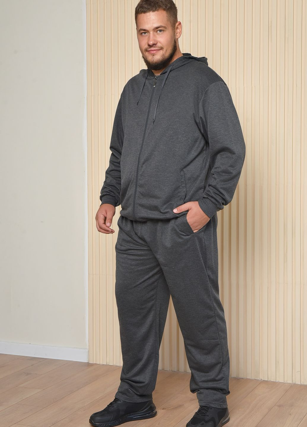Спортивный костюм мужской батальный темно-серого цвета Let's Shop (264022032)