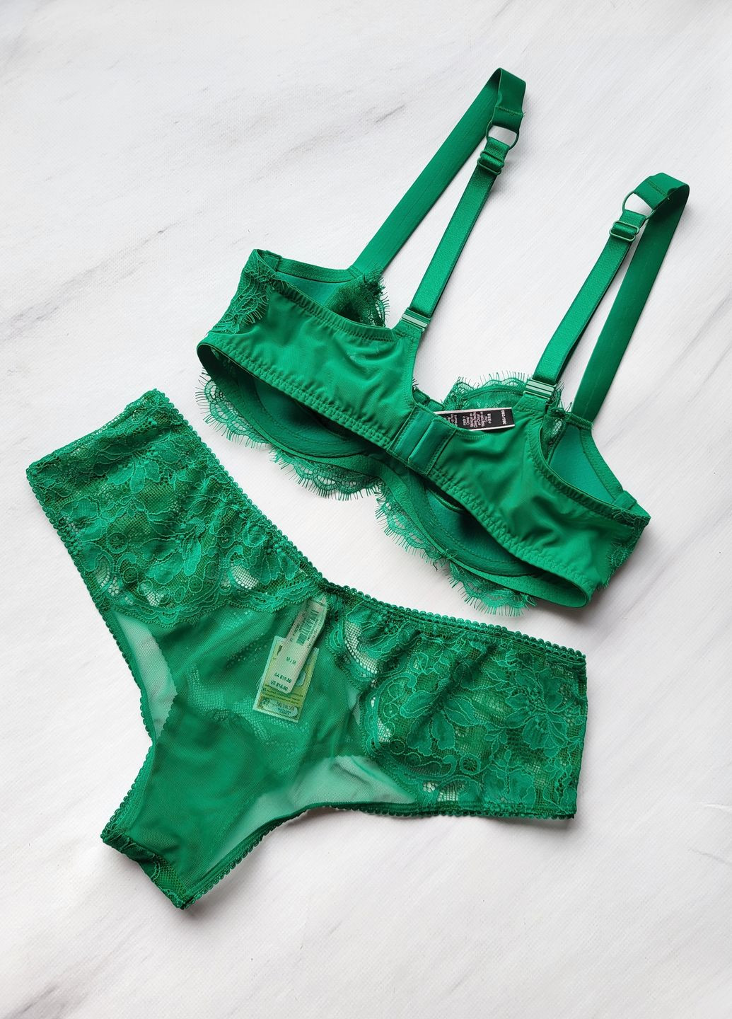 Зеленый комплект женского кружевного белья Victoria's Secret