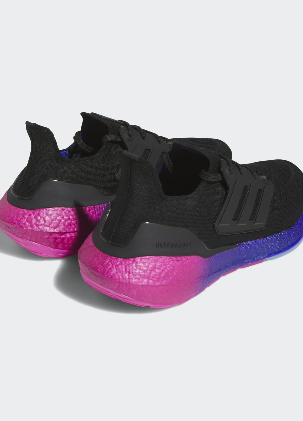 Чорні всесезон кросівки ultraboost 22 adidas