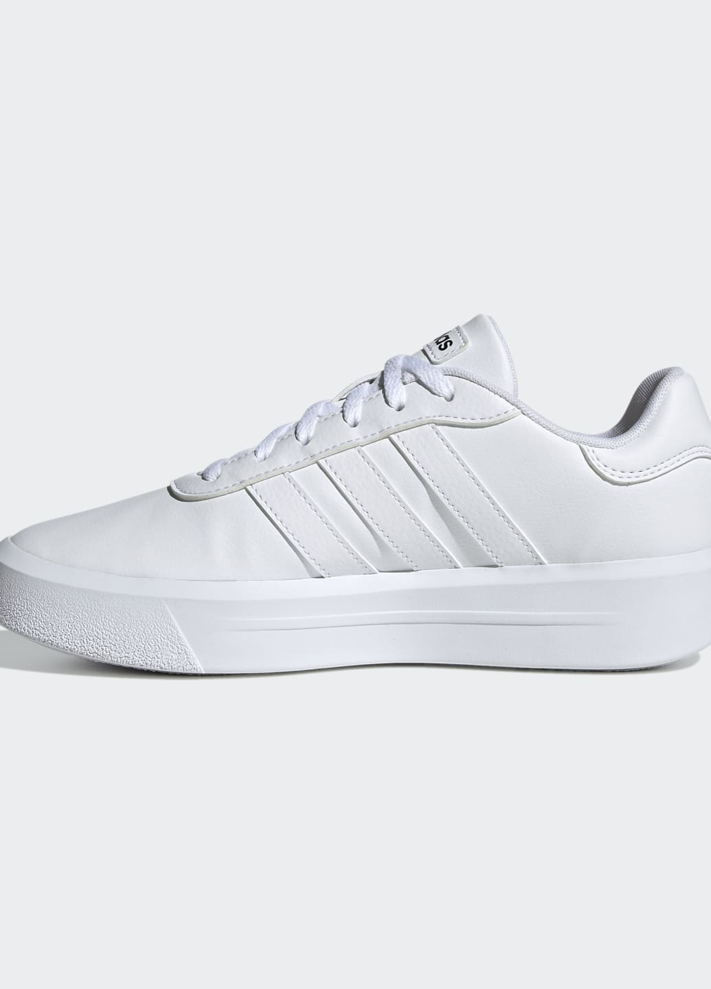 Білі всесезонні кросівки court platform adidas