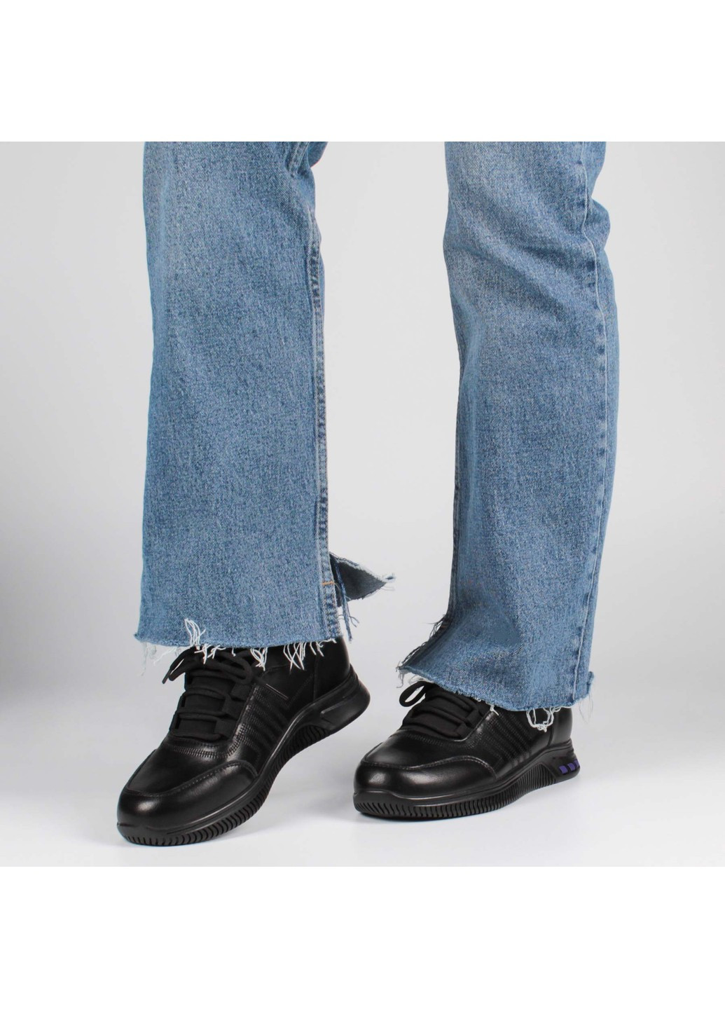 Черные демисезонные женские кроссовки 198959 Lifexpert
