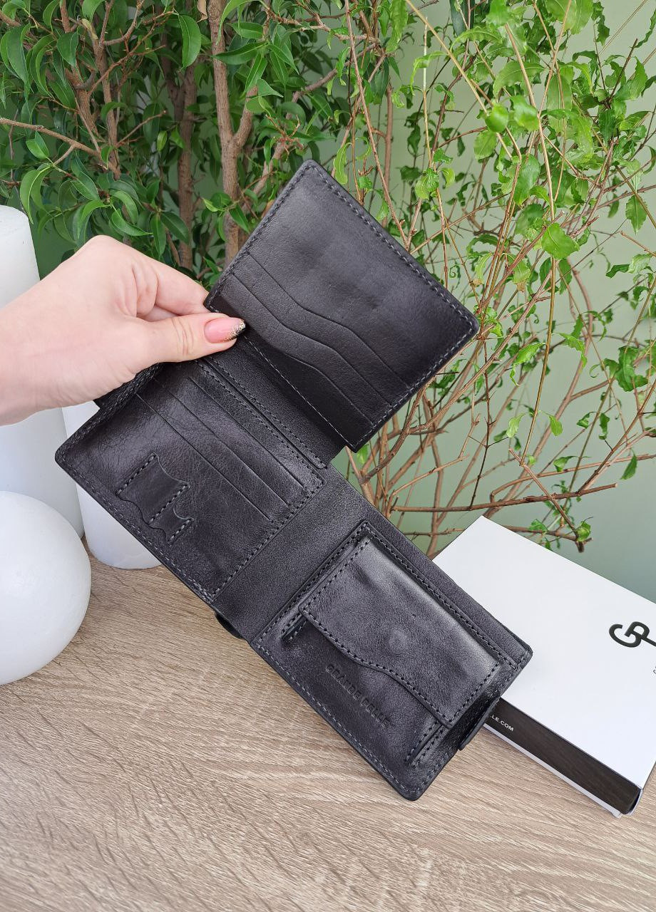 Чоловічий шкіряний гаманець на магніті Grande Pelle (259425364)