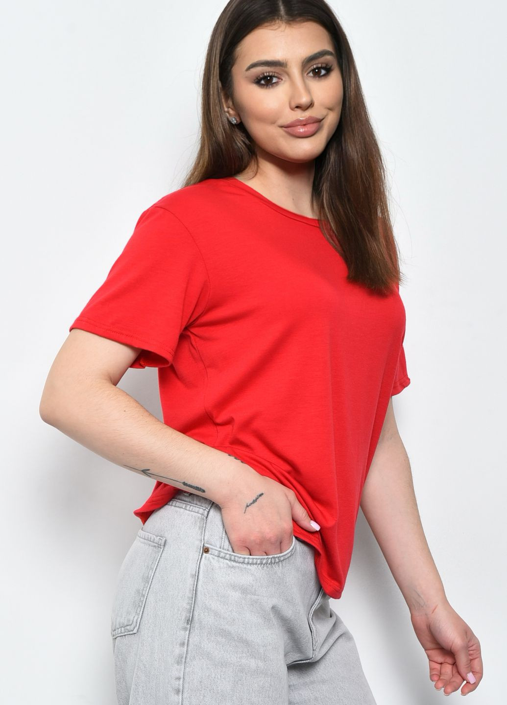 Красная летняя футболка женская красного цвета размер 48 Let's Shop