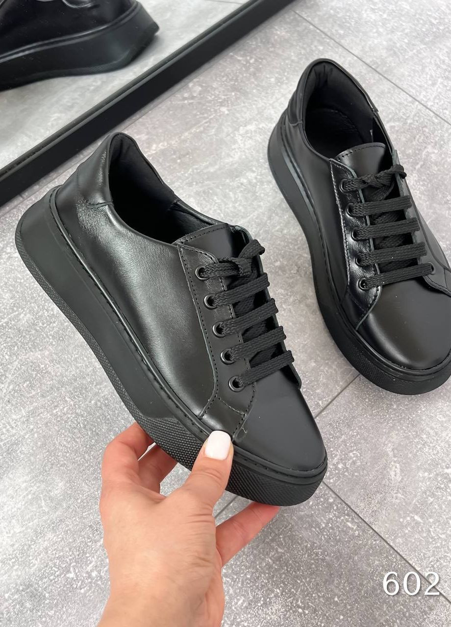 Чорні осінні класичні жіночі кросівки No Brand