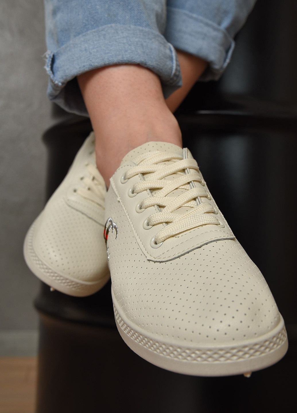 Мокасини жіночі бежевого кольору на шнурівці Let's Shop (258259109)