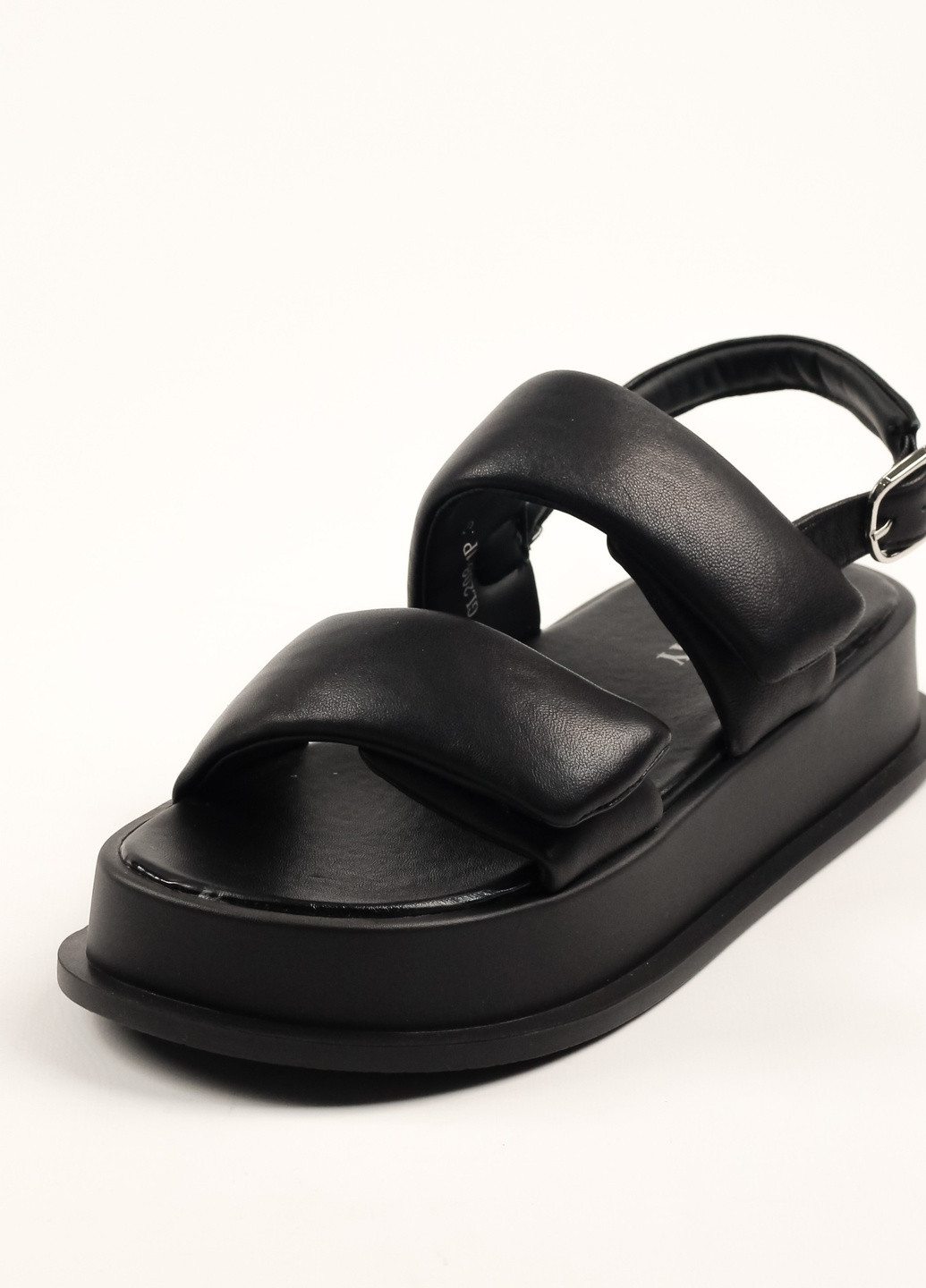 Черные босоножки на платформе черные кожа V.I.Konty на липучке