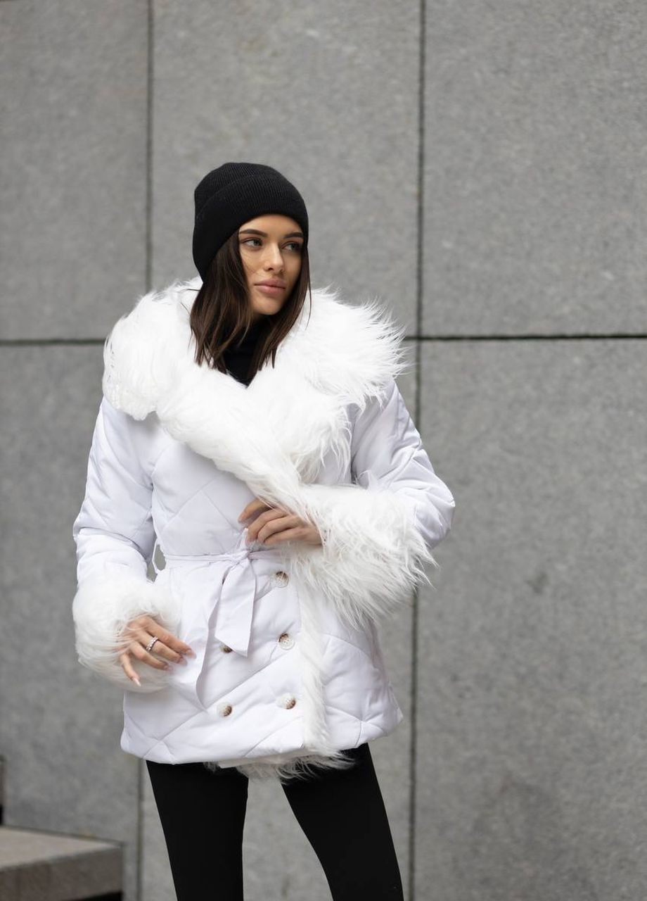 Белая зимняя сильная куртка з екомехом ламы Vakko
