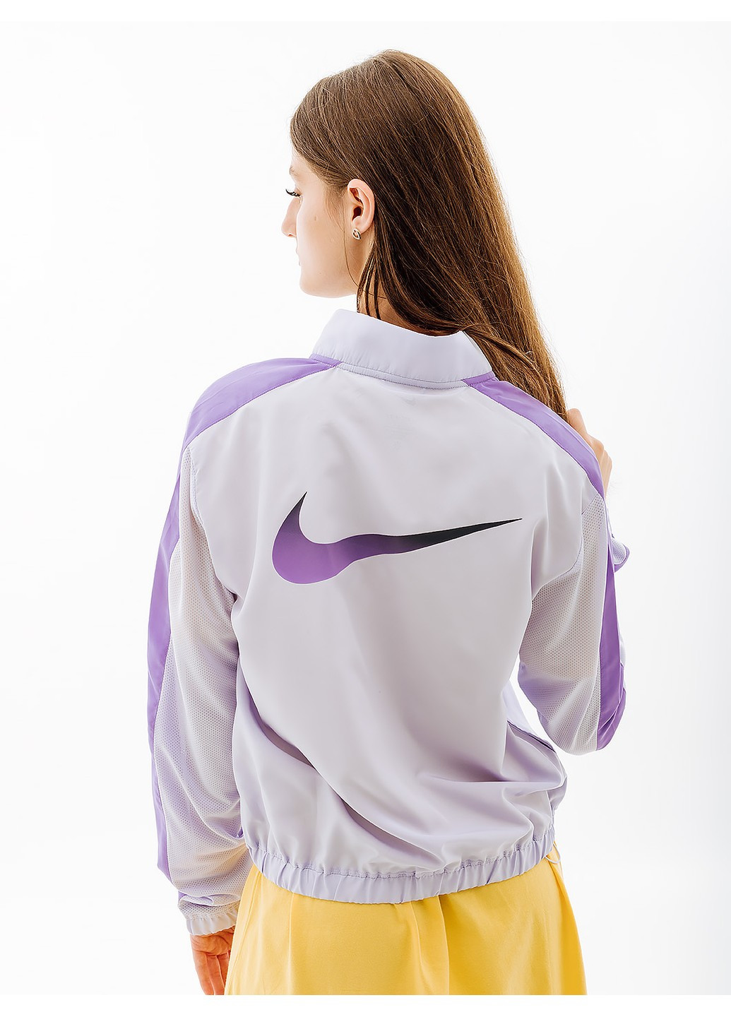 Фиолетовая демисезонная куртка w nk swsh run jkt Nike