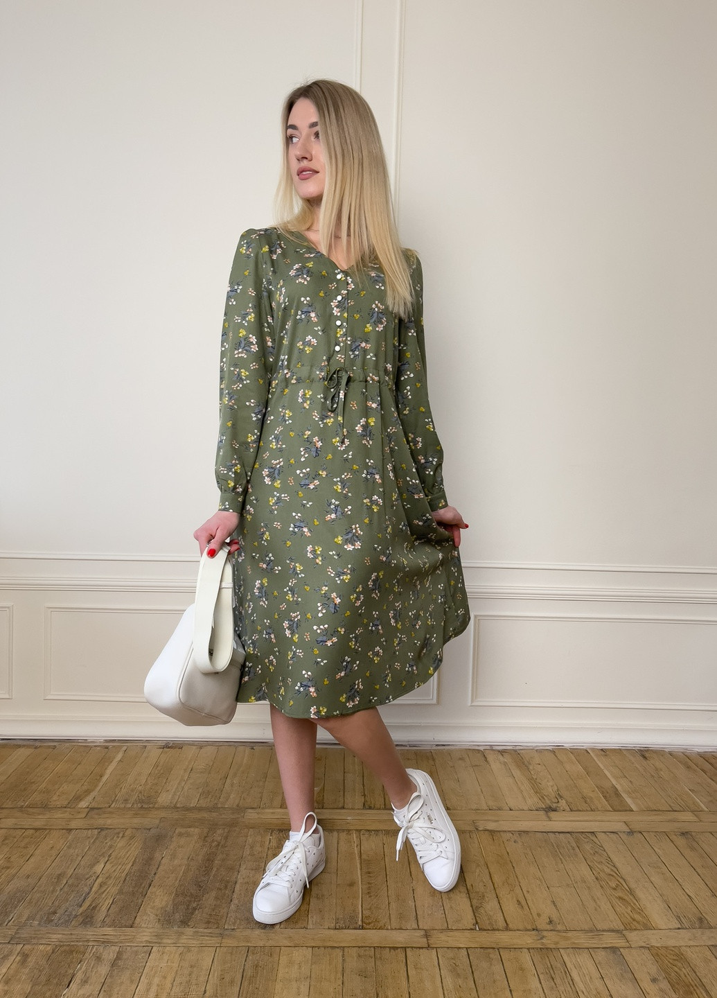 Оливкова сукня міді дзвін BeART з квітковим принтом