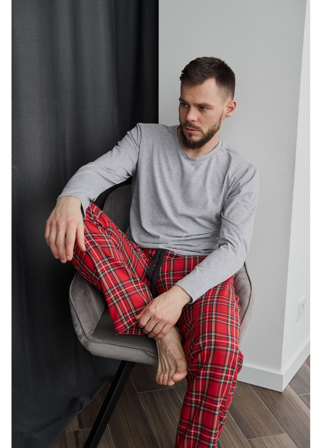 Пижама мужская лонгслив + штаны в клетку красные Handy Wear (266903850)