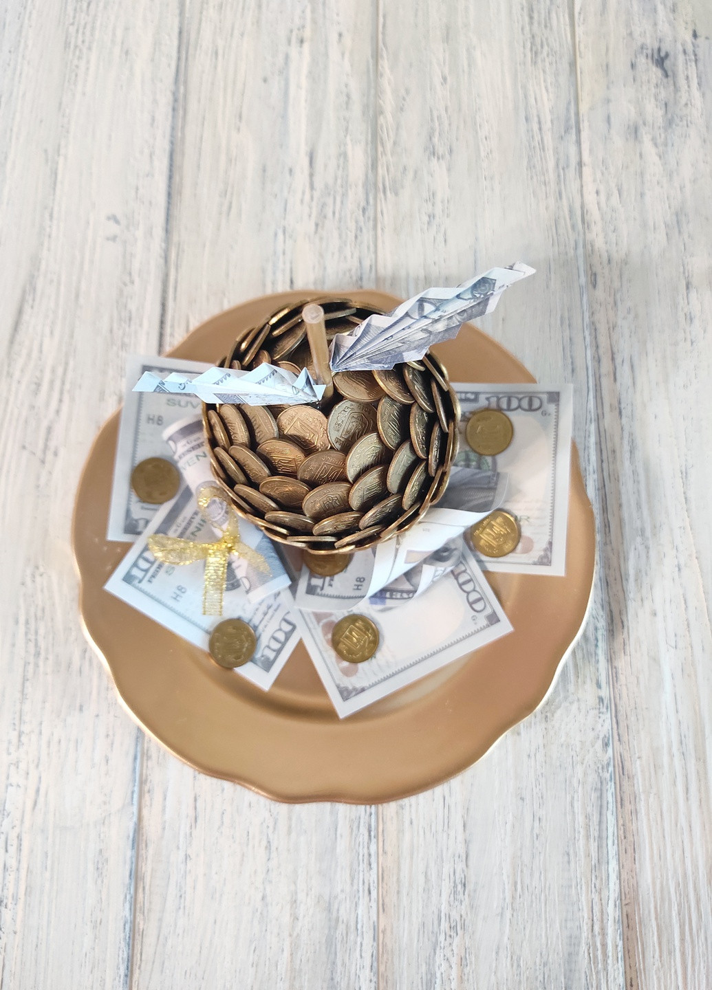 Сувенир статуэтка Яблоко с монетами на золотой тарелке с долларами мал ручная работа хенд мейд подарок SuvenirPodarokZP 2 (258756219)