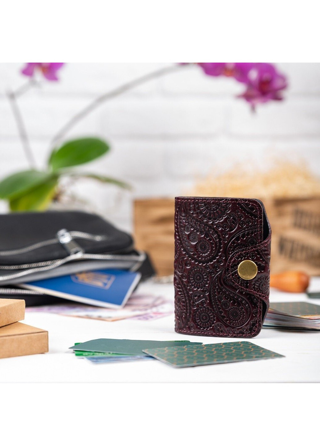 Картхолдер из кожи HiArt CH-03 Crystal Sangria Buta Art Hi Art (268371595)