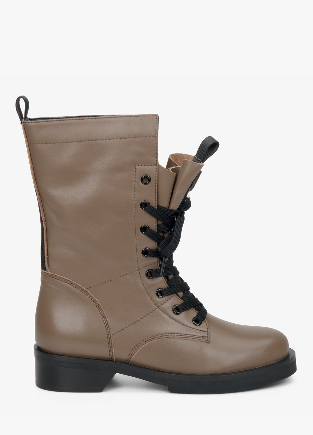 Бежевые напівчоботи Estro