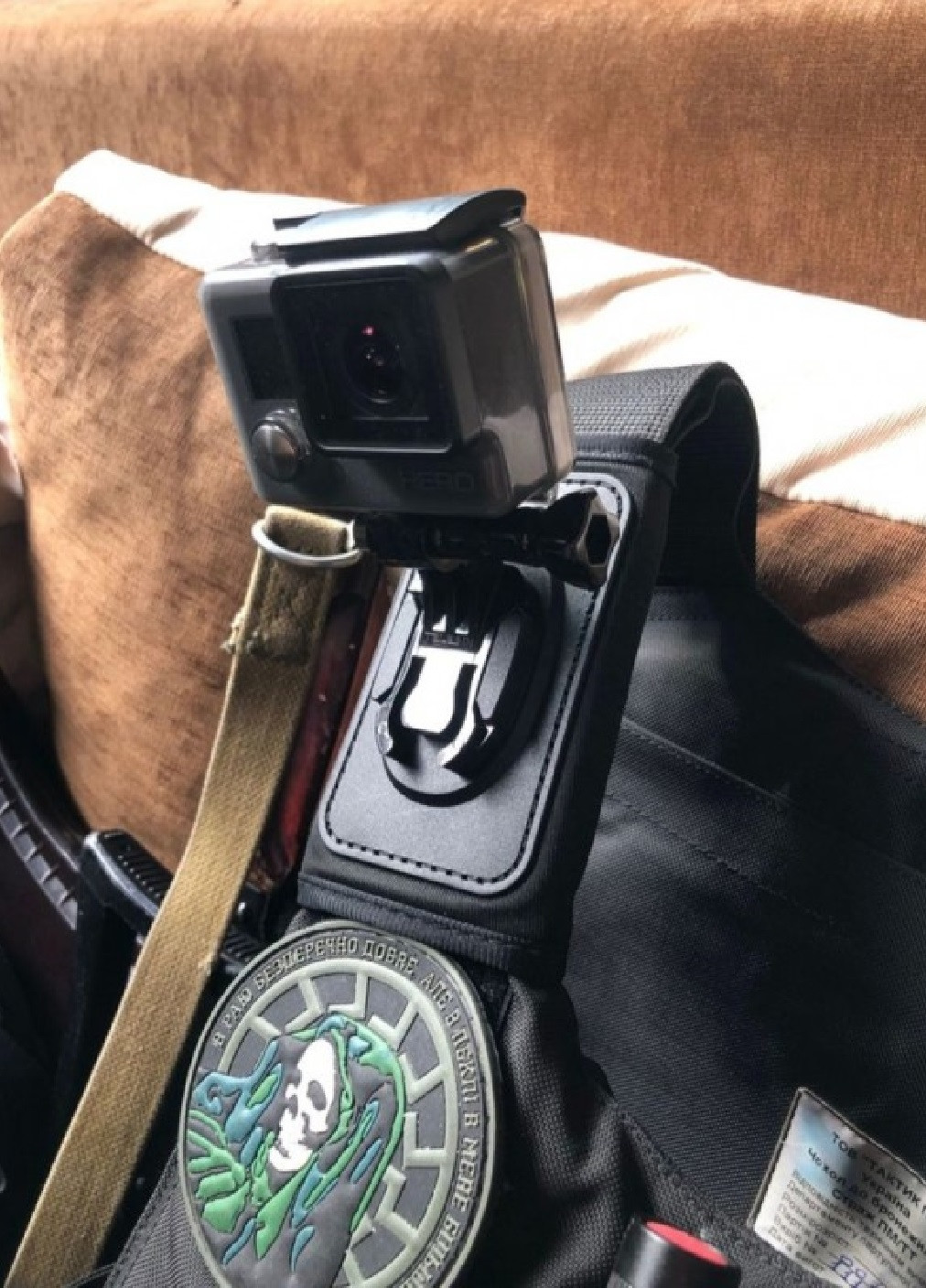 Крепление крепеж держатель фиксатор Telesin на лямку рюкзака сумки бронежилета для экшн камер GoPro (475048-Prob) Unbranded (260949373)