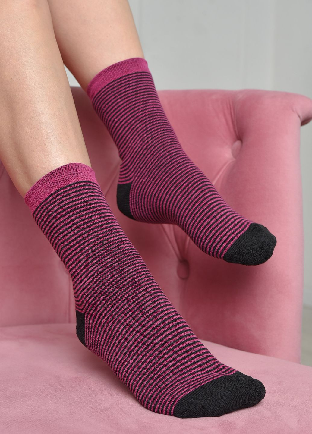 Шкарпетки махрові жіночі чорного кольору розмір 23-25(36-39) Let's Shop (271665166)