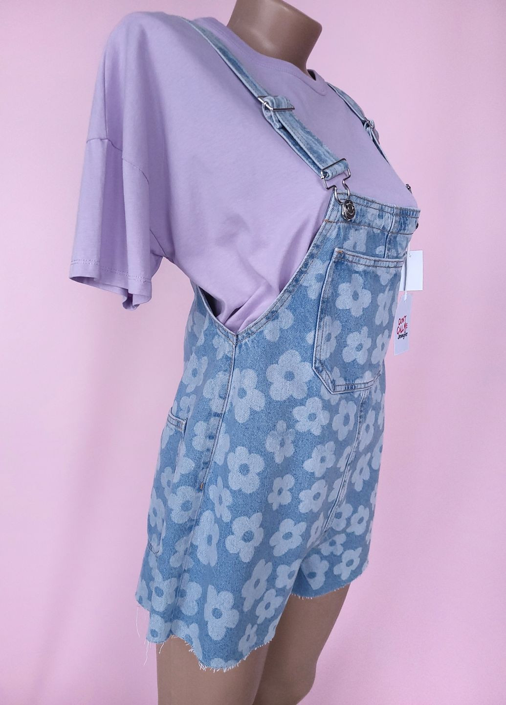 Комбинезон женский джинсовый в цветы Jennyfer комбинезон-шорты цветочный голубой