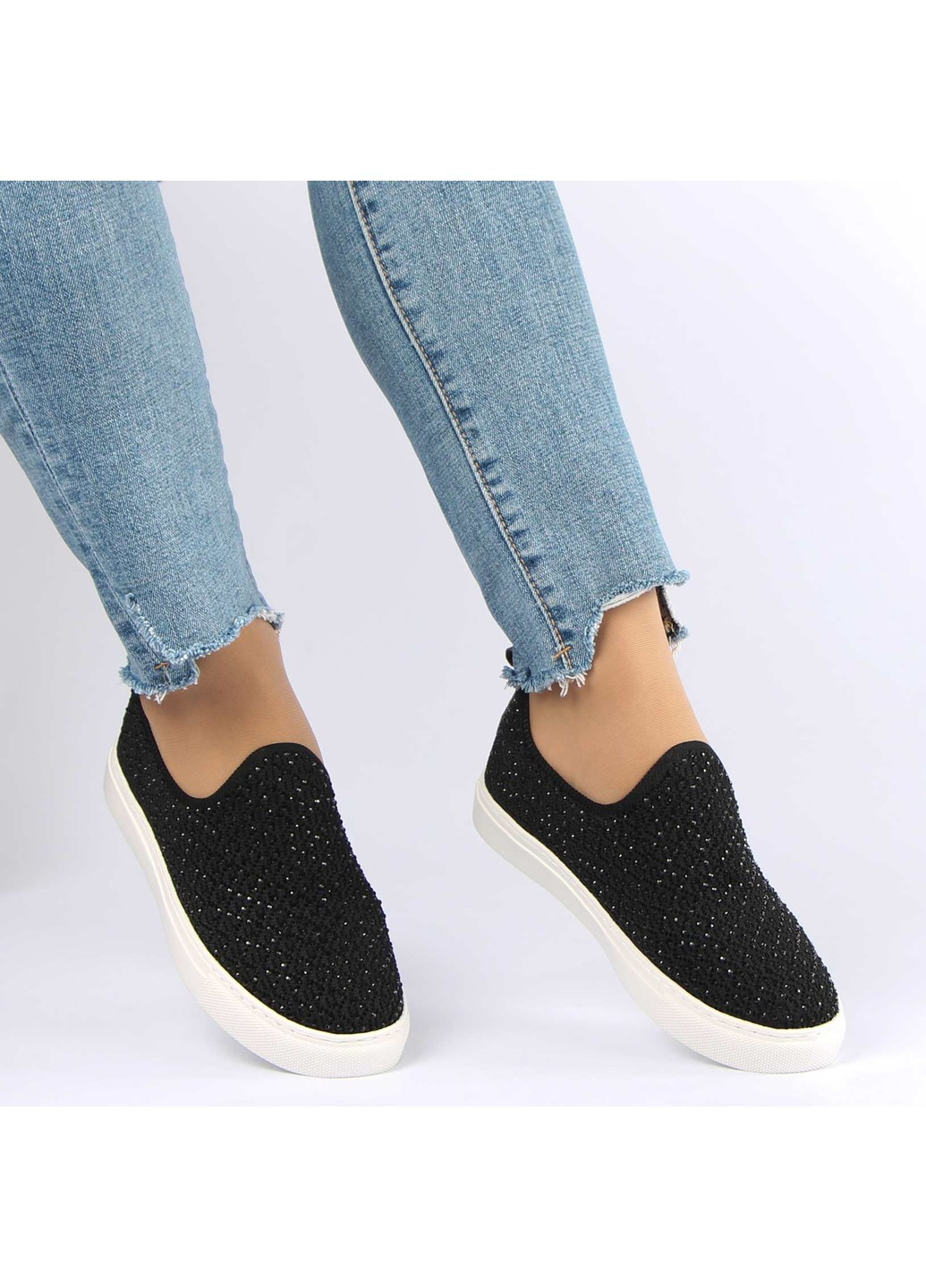 Черные демисезонные женские кроссовки 195764 Buts