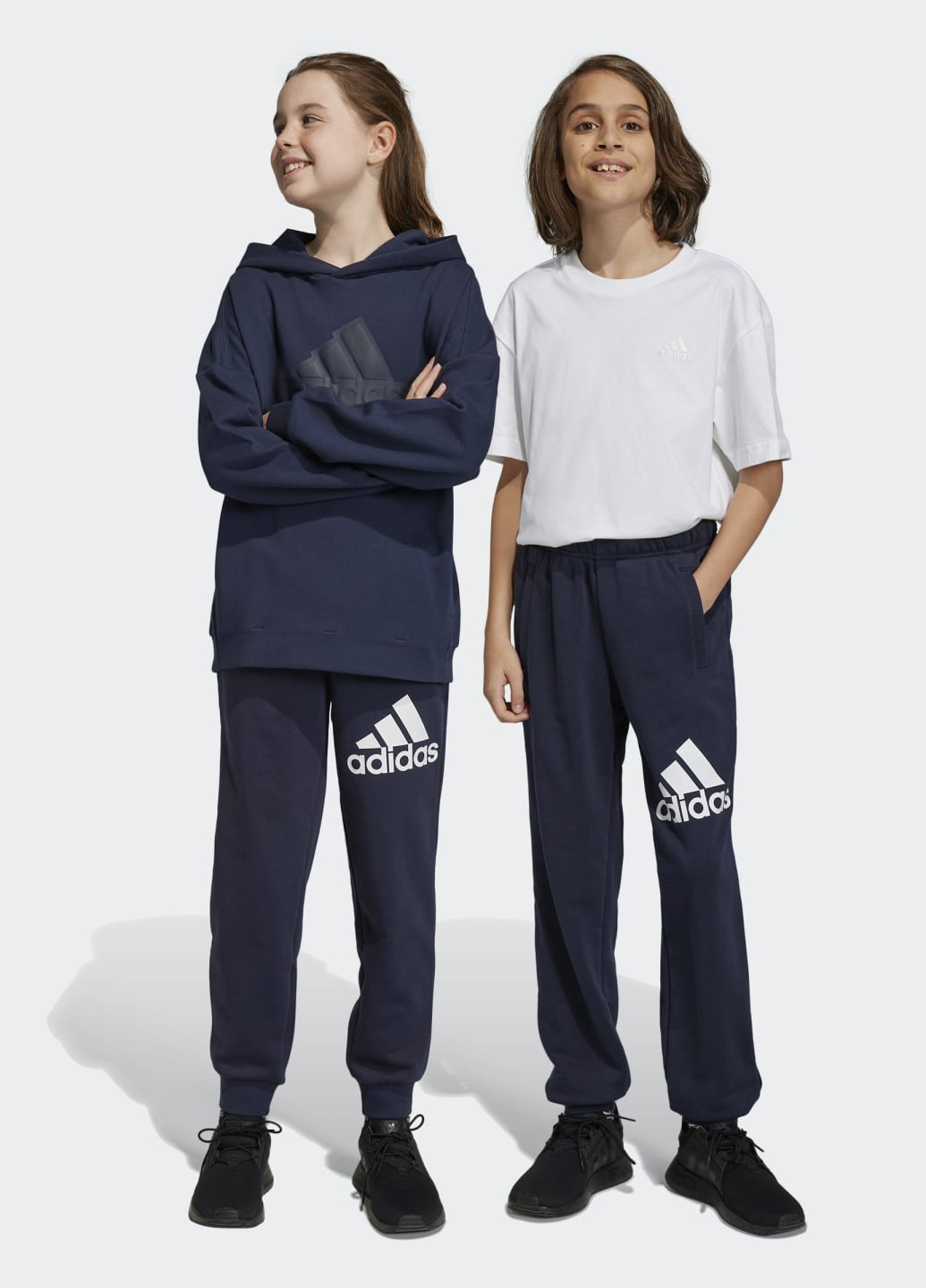 Джогери Essentials Regular Fit Big Logo Cotton adidas (260355207)