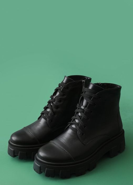 Зимові черевики з чорної глянсової шкіри Villomi (266701002)