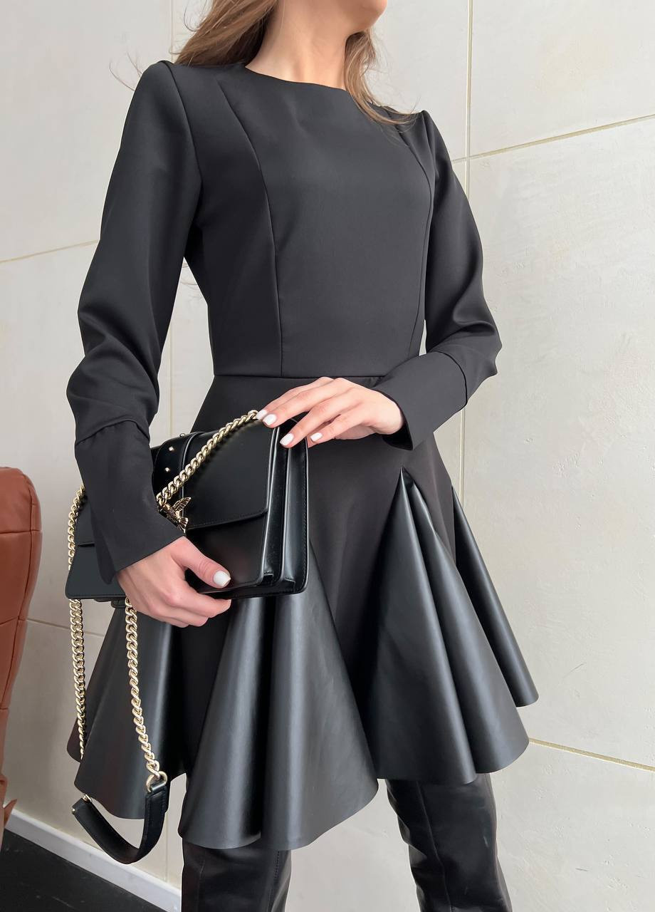 Чорна кежуал сукня з шкіряними вставками з спідницею-сонце Vakko однотонна