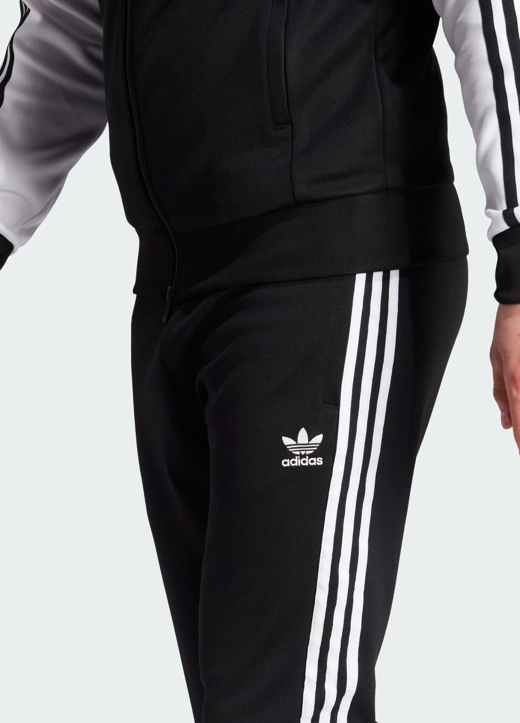 Черные спортивные демисезонные брюки adidas