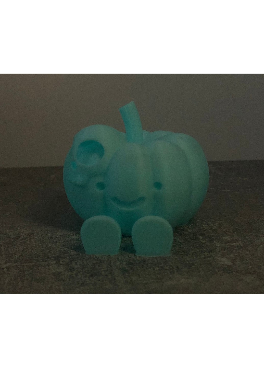 Тыква на Хеллоуин с ножками и головой инопланетянина ЗаСвіт (266425039)