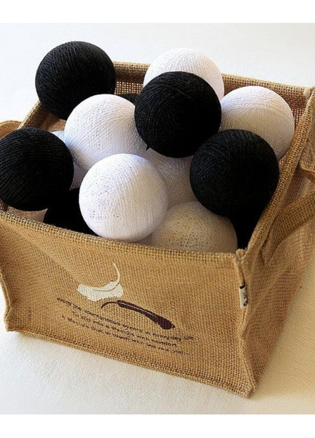 Гирлянда тайские шарики-фонарики CBLЧерно-белая 20 шариков, 2.5 м Cotton Ball Lights (257960419)