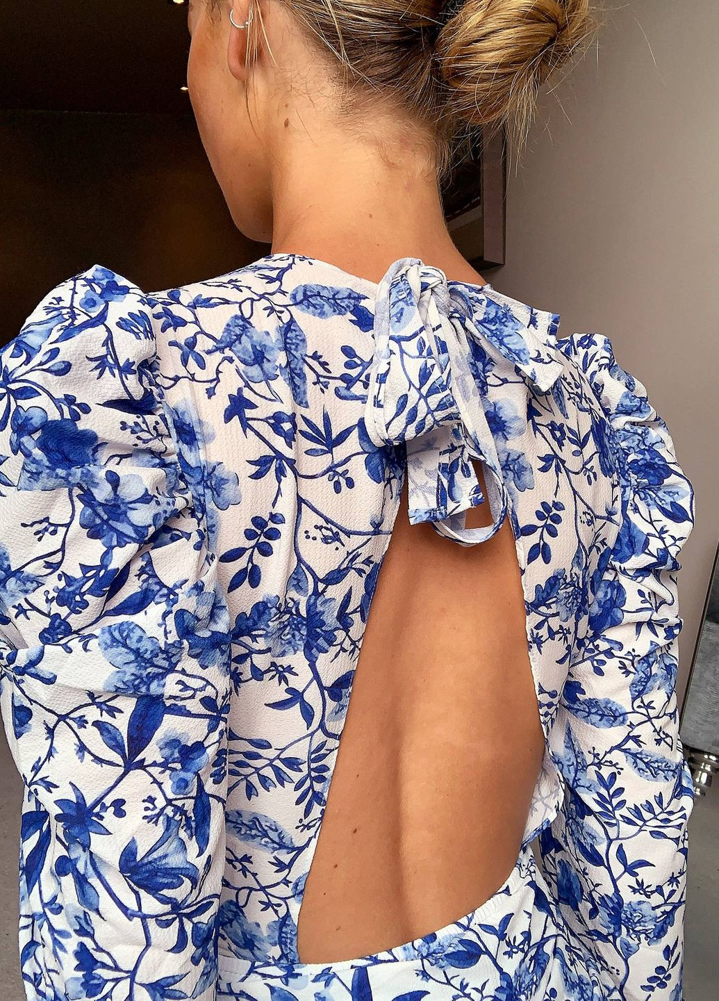 Белое платье в цветы IN THE STYLE