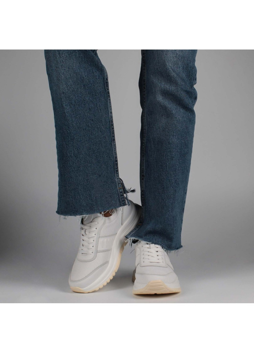 Белые демисезонные женские кроссовки 198986 Renzoni