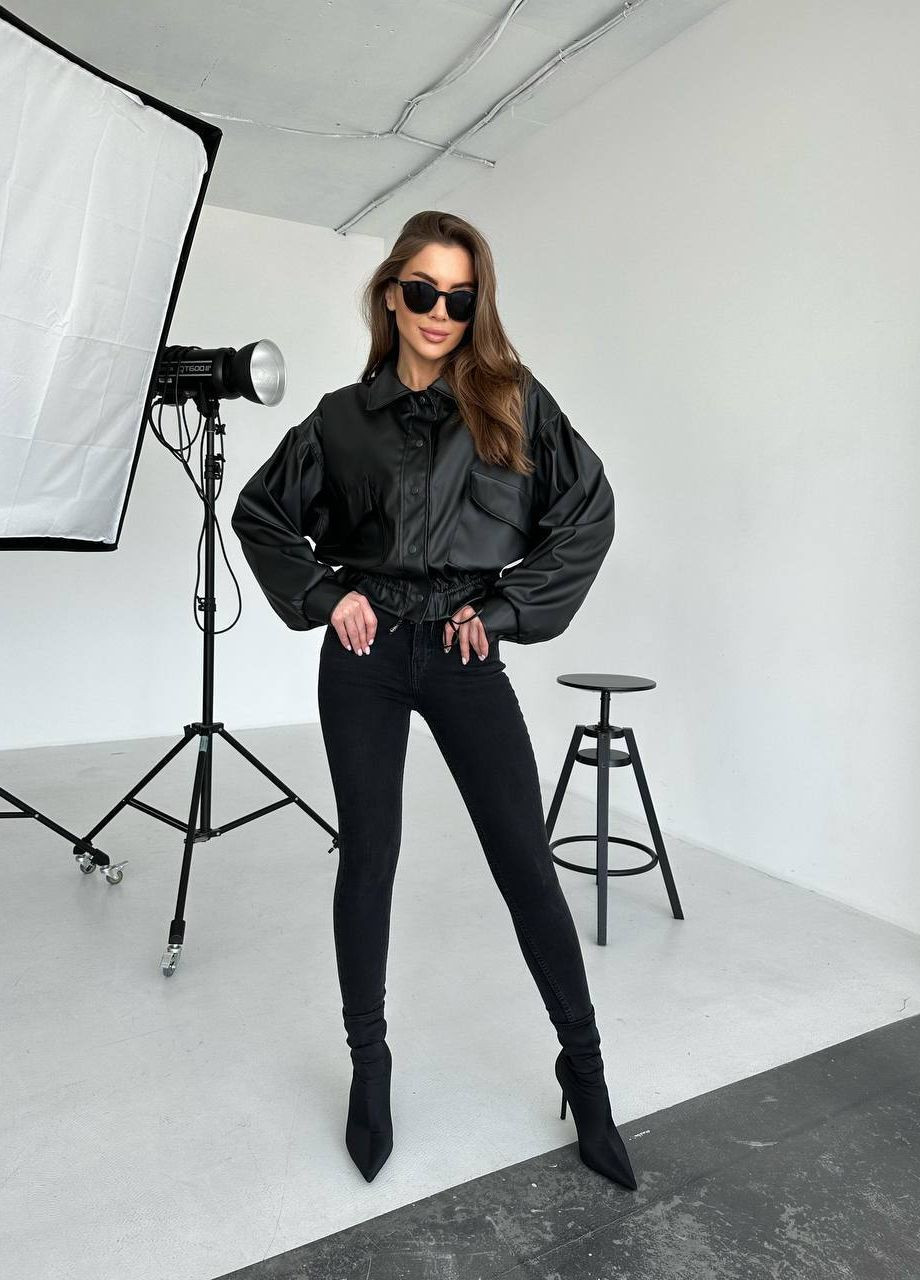 Черная укороченная женская куртка по сезону. женская куртка матовая экокожа No Brand