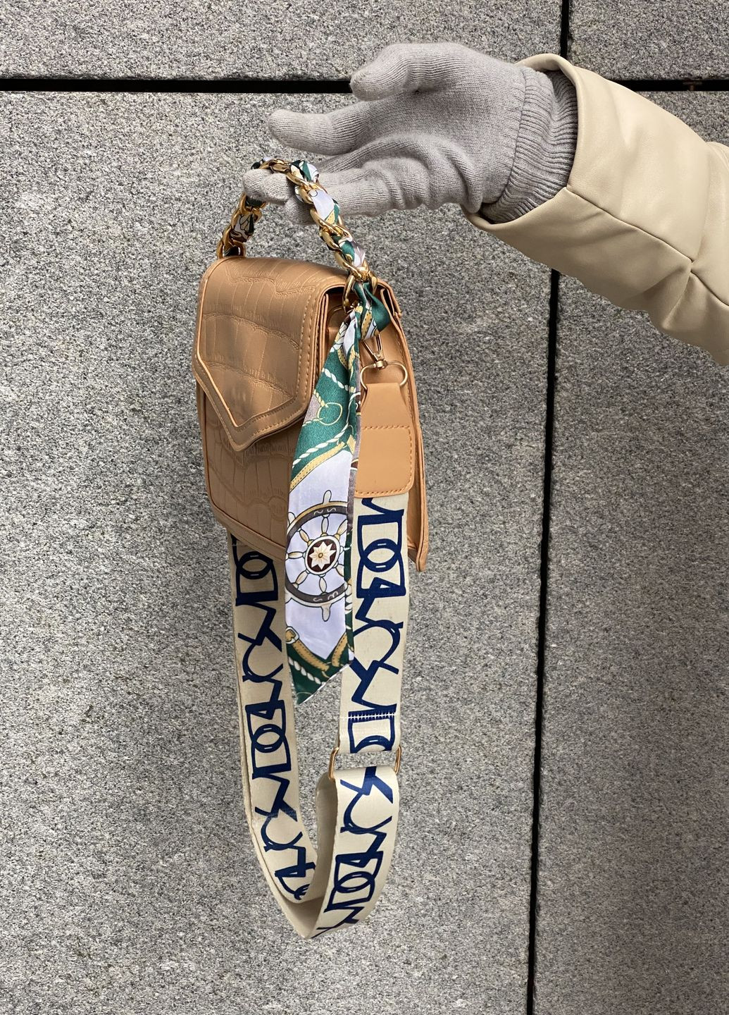 Женская сумка крос-боди на широком ремешке бежевая No Brand (272593128)