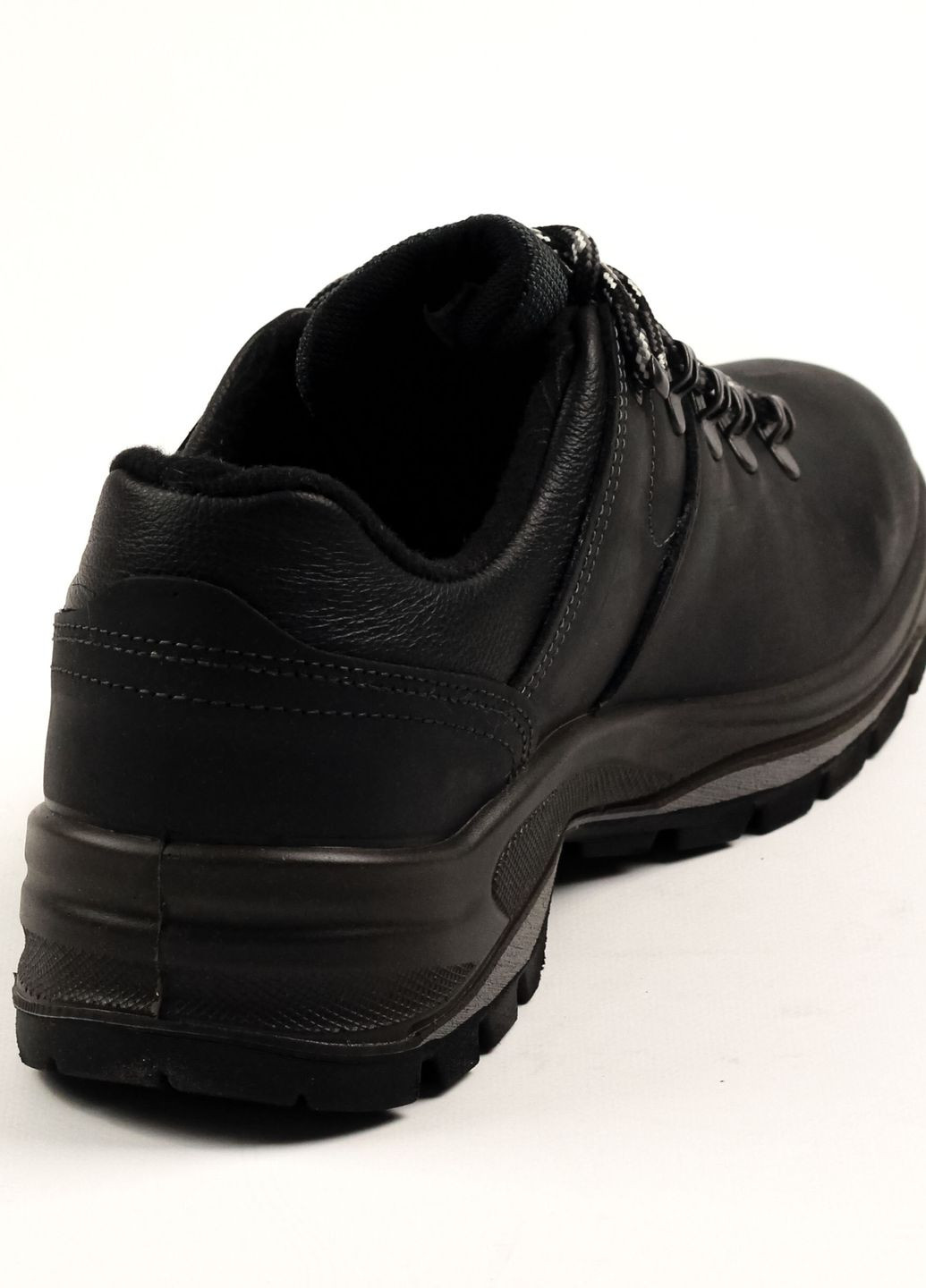 Черные демисезонные кроссовки демисезонные черные нубук Grisport