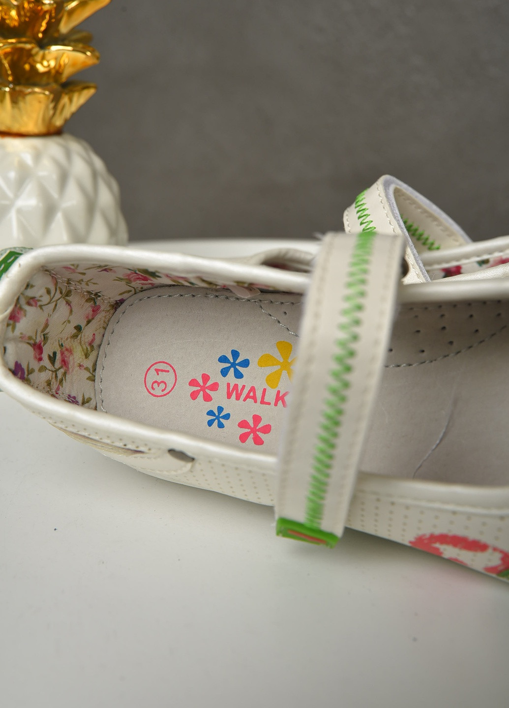 Туфлі дитячі дівчинка білого кольору з зеленою вставкою Let's Shop (258319368)