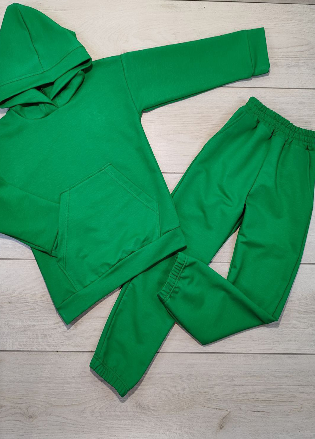 Зелений демісезонний костюм 2-х нитка зелений Витуся костюм