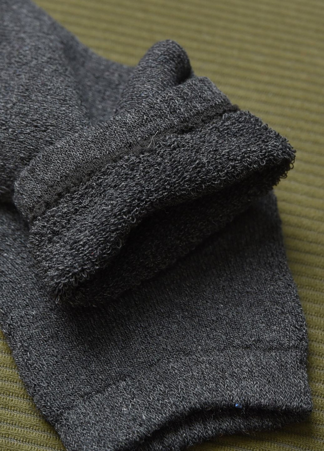 Шкарпетки махрові дитячі для хлопчика темно-сірого кольору розмір 26-30 Let's Shop (268738468)