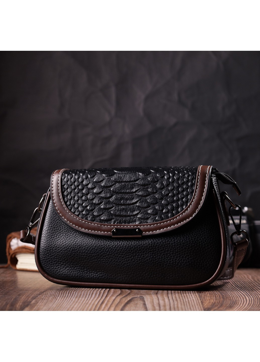 Стильная сумка для женщин с фактурным клапаном из натуральной кожи 22374 Черная Vintage (276457550)