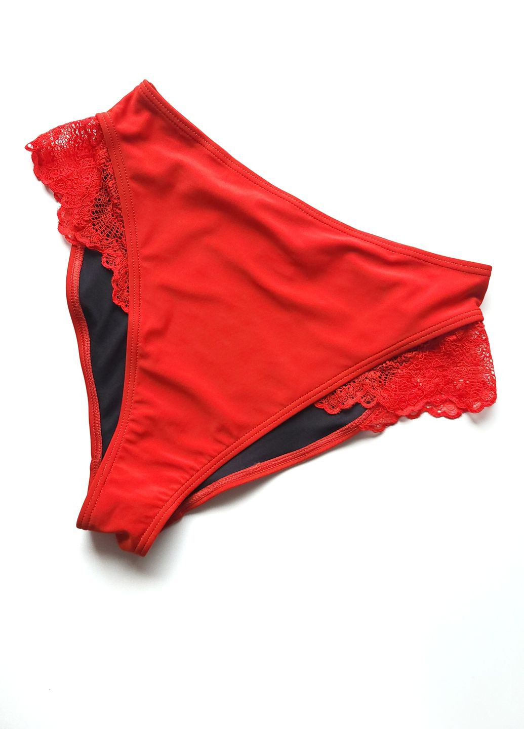 Красные трусики для плаванья женские с гипюром без бренду красные однотонные No Brand