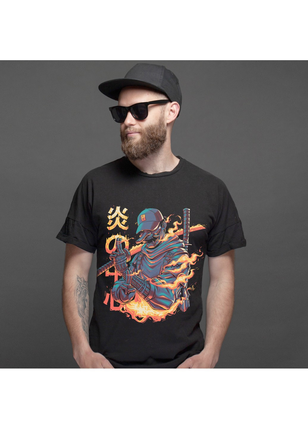 Черная футболка с принтом самурай No Brand