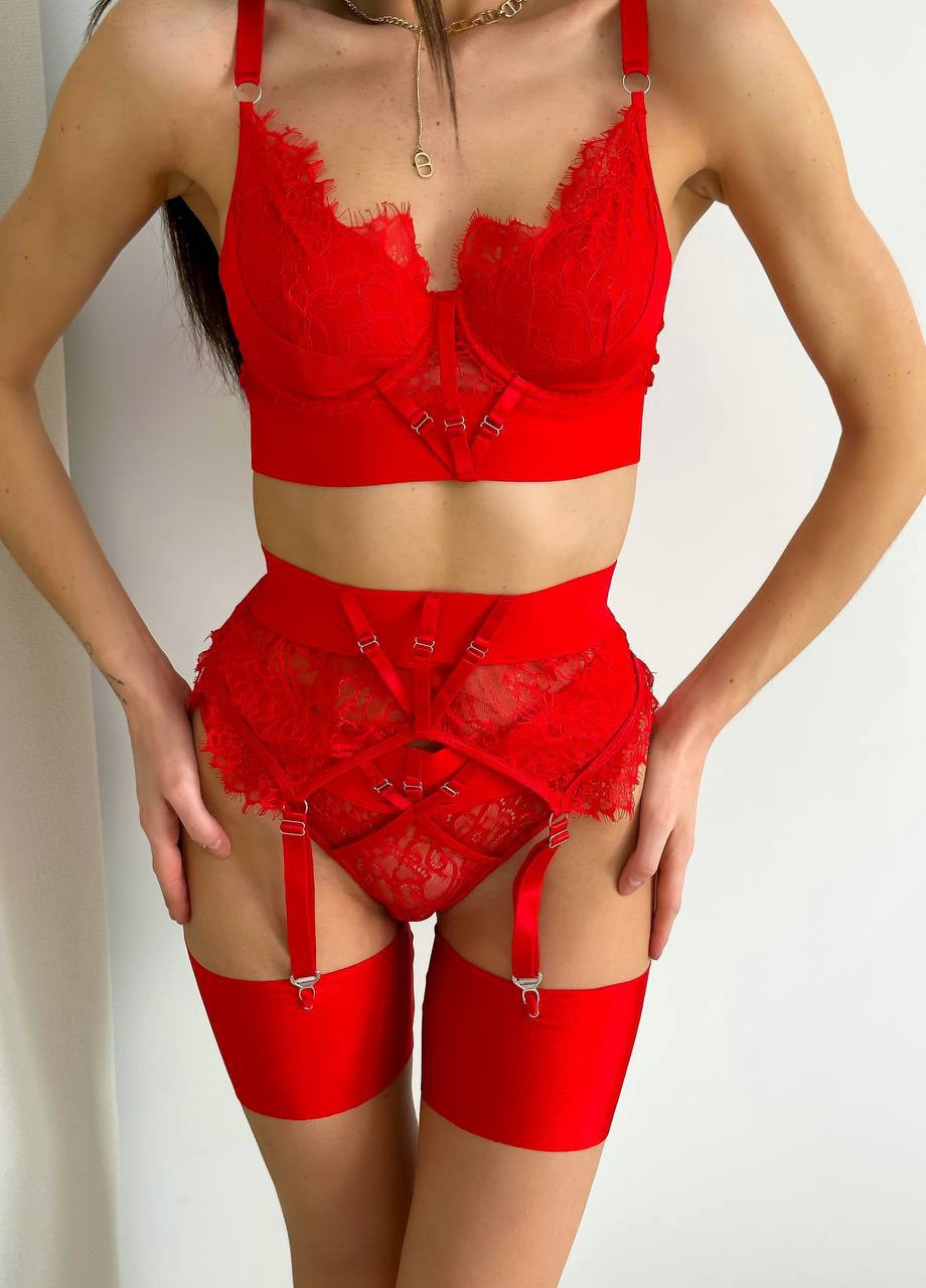 Красный роскошный комплект нижнего белья из качественного, приятного на ощупь материала с сетевыми вставками Simply sexy