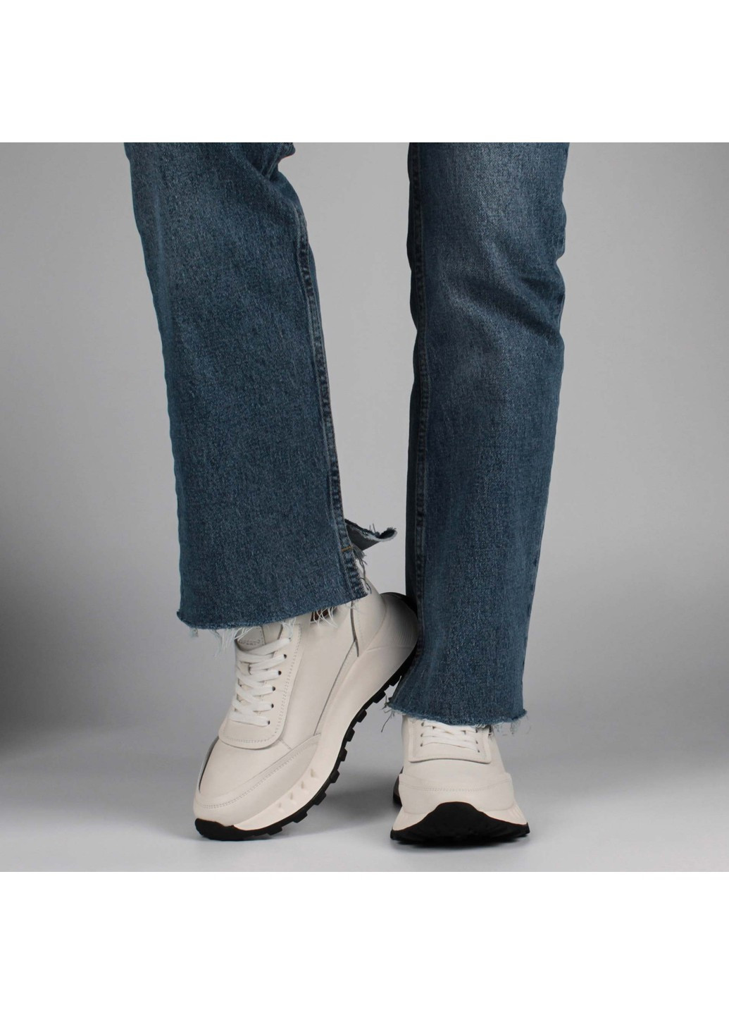 Белые демисезонные женские кроссовки 198939 Lifexpert