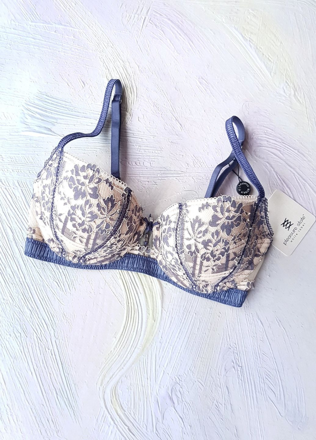 Бежевый бюстгальтер гипюр синий с бежевым Pleasure State