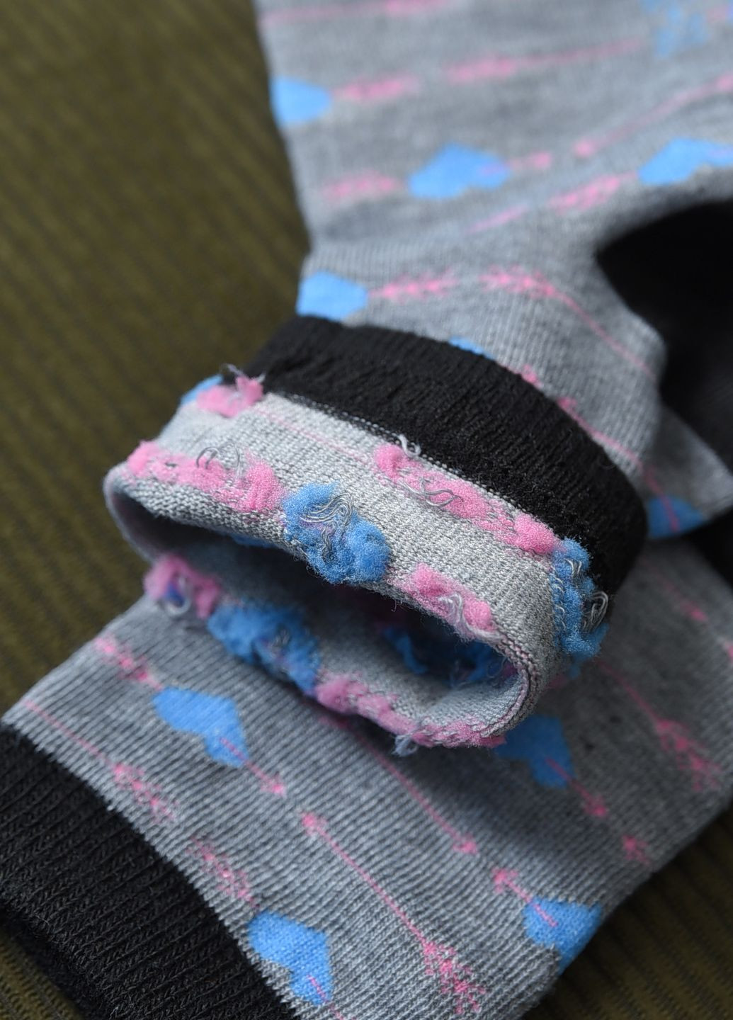 Шкарпетки для дівчинки сірого кольору з малюнком Let's Shop (269387526)