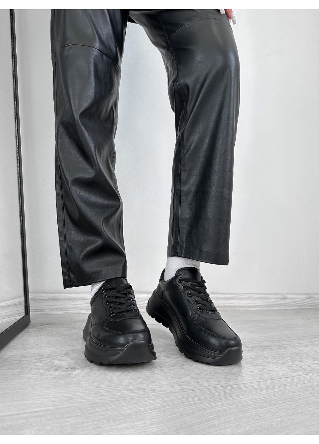 Черные демисезонные черные кроссовки bent Hengji