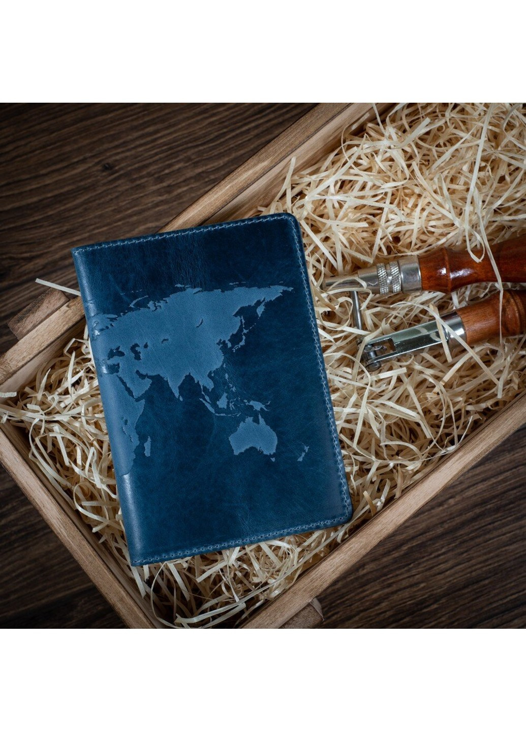 Обложка для паспорта из кожи HiArt PC-01 Shabby Lagoon World Map Синий Hi Art (268371850)