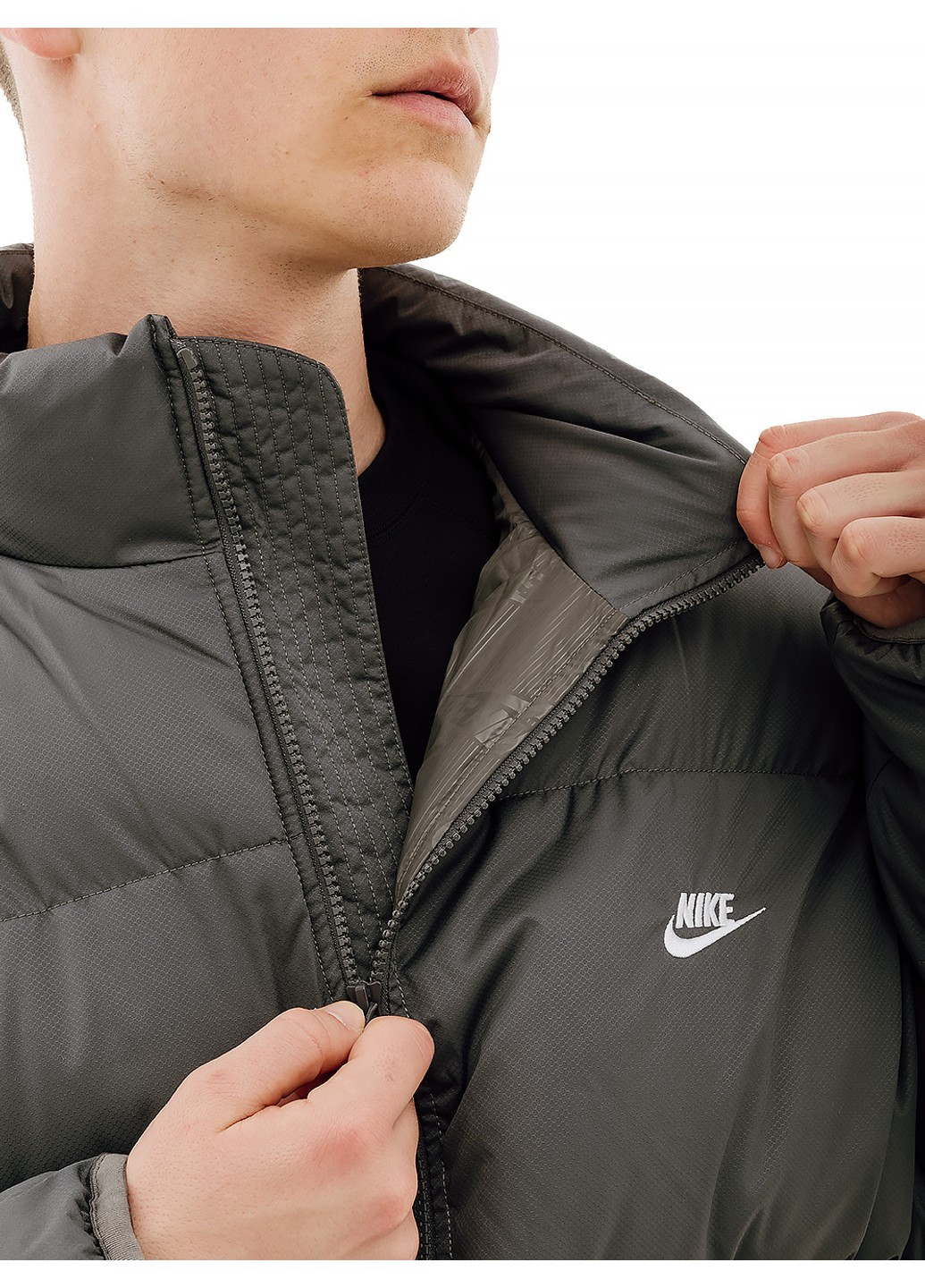 Серая зимняя куртка club puffer Nike