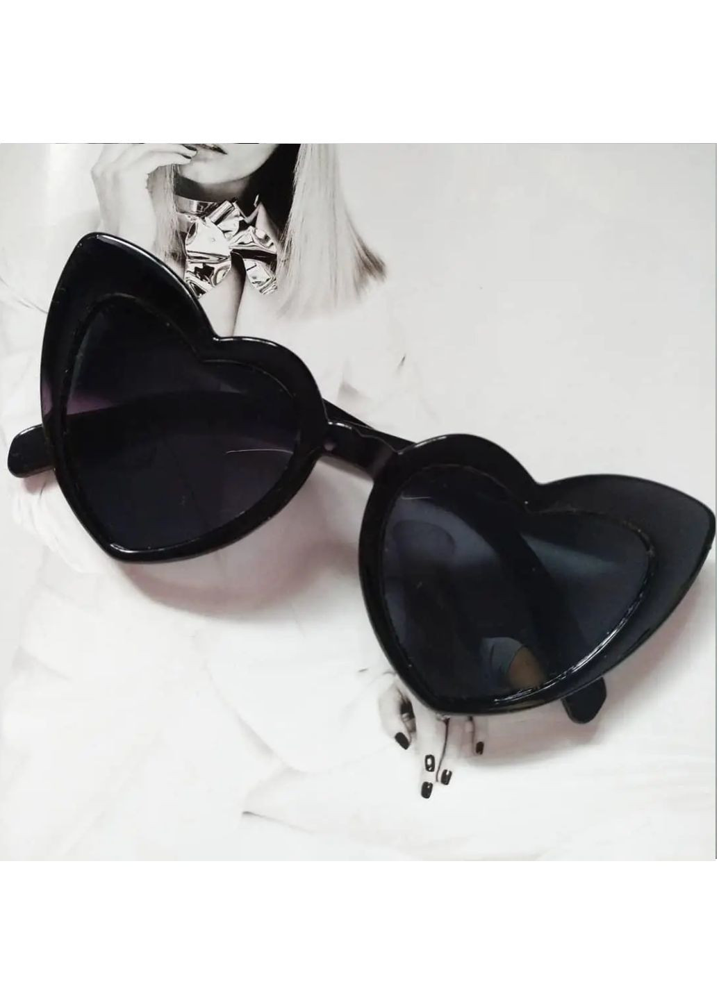 Женские очки солнцезащитные в форме сердца Черный No Brand (259139370)