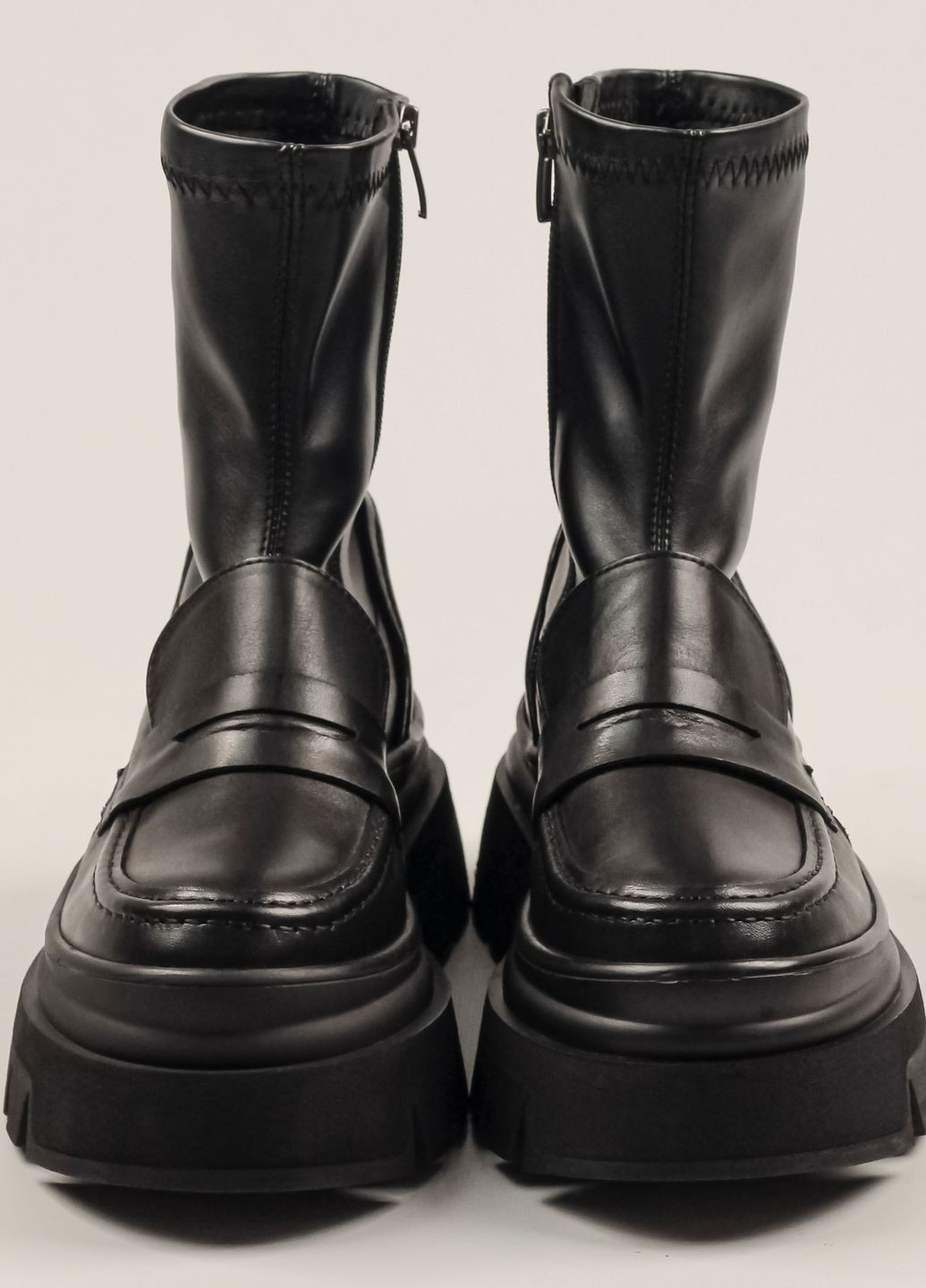 Осенние ботинки женские на платформе черные кожа Le Berde